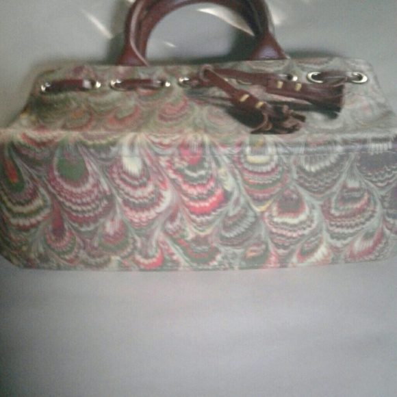 New Dooney and Bourke purse - Picture 2 of 4